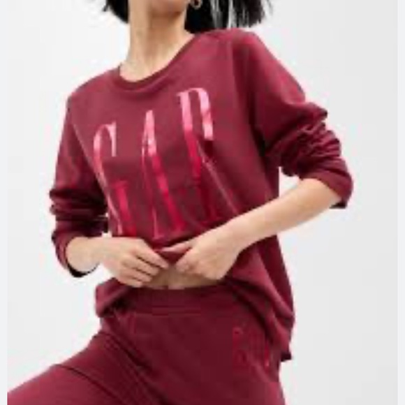 NWT Gap Logo SWEATSHIRT COLOR : deep garnet red - Picture 1 of 10